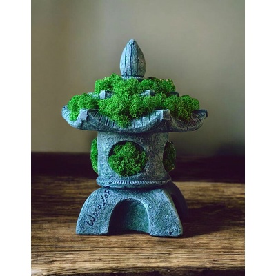 Japonská lampa Pagoda s večným živým machom