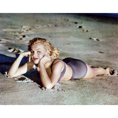 BRIDGEMAN IMAGES Plagát, Obraz - Marilyn Monroe lying on a beach in Los Angeles, 1951, 40 × 30 cm
