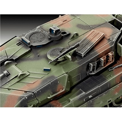 Revell Model Kit Tank LEOPARD 2 A5 A5 NL 1:72
