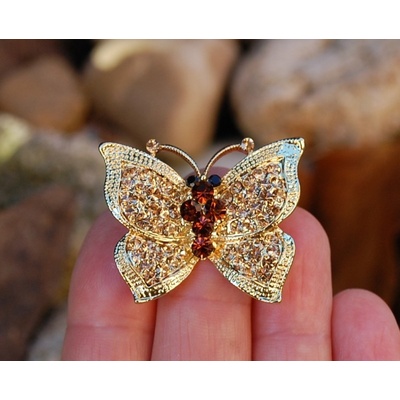 Brošňa Mona motýlik brúsené sklo rose gold