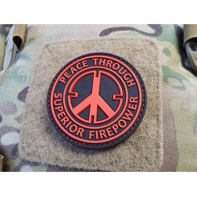JACKETS TO GO Nášivka PEACE THROUGH SUPERIOR FIREPOWER plast velcro ČERNÁ/ČERVENÁ