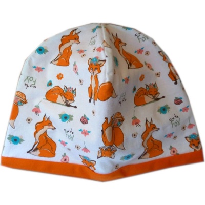 čepička s liškami