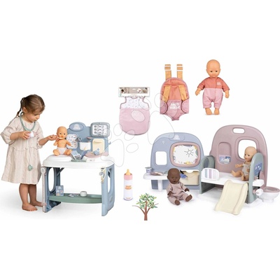 Smoby Set v dupačkách v detskom kútiku u lekára Doll Baby Nurse s opatrovateľským centrom a domček s klokankou a fľaška so spacím vakom