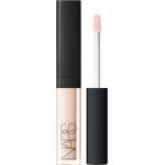 NARS Mini Radiant Creamy Concealer крем-коректор (озаряващ) цвят VANILLA 1.4ml