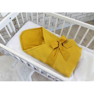 Baby Nellys zavinovačka s mašlí hořčicová