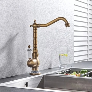 Sanitary ware Висок ретро смесител за кухня Лили, стоящ за мивка с издърпващ се чучур (26434)