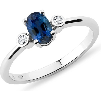 Klenota Prsteň so zafírom a bezel diamantmi v bielom zlate R0490602