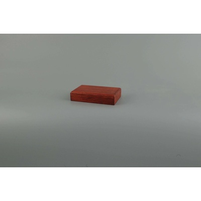 Dřevěný podstavec na kovovou figurku 2,5 cm