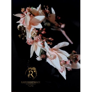 Radi handmade Дизайнерска диадема с бледо розова магнолия (612)