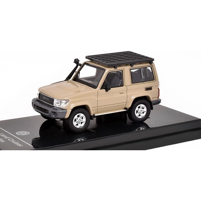 PARAGON Toyota Land Cruiser 71 2014 béžová Models 1:64