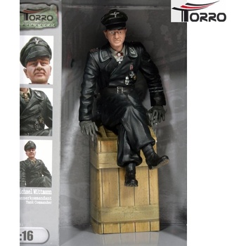 Kapitán Michael Wittmann sedící figurka 1:16
