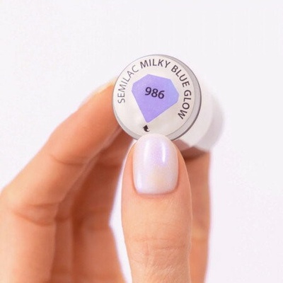 Semilac 986 Milky Blue Glow gél lak s jemným glow efektom 7 ml
