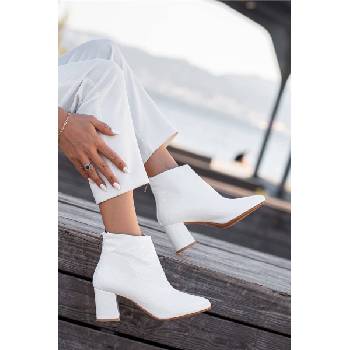 Moda Trend Дамски боти с ток - Бели #361976 (361976_Бяло)