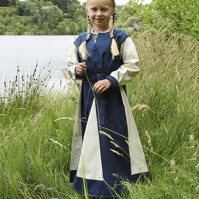 Outfit4Events vikingské šaty Svala