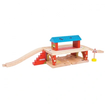 Bigjigs Toys - Дървена надземна гара с релси