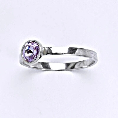 Čištín Stříbrný se Swarovski krystalem violet T 1336