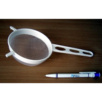 Sítko-cedník plast 12 cm