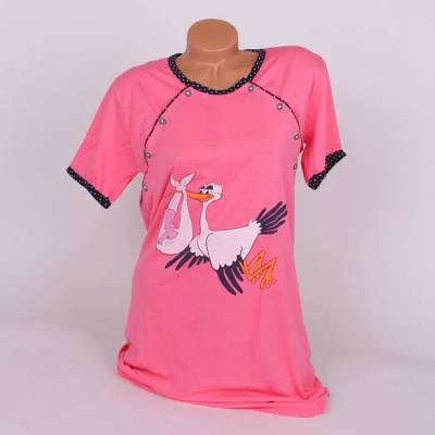 Розова нощница за бременни с щъркел носещ бебе