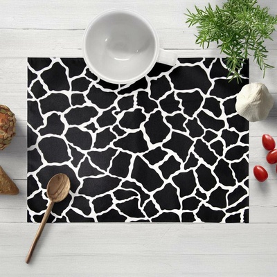 Biante Sametové prostírání Tamara TMR-015 Černobílý žirafí vzor 35x45 cm