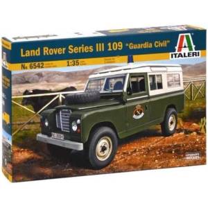 Italeri Комплект модел автомобил 6542 - LAND ROVER III 109 „Guardia Civil (1: 35)