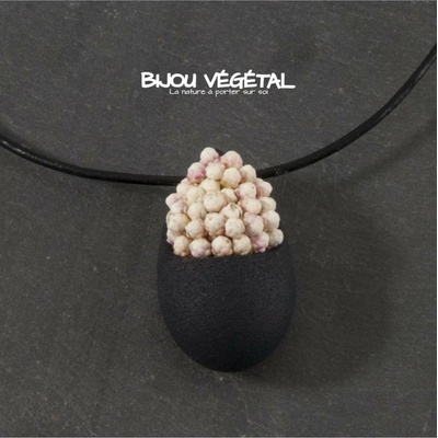 Živé šperky - Náhrdelník Slza černý s trvalými bílými květy