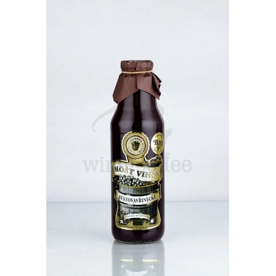 Hroznový mušt Slovácka moštárna Válková SVÄTOVAVRINECKÉ Výber z hrozna sladké 750 ml