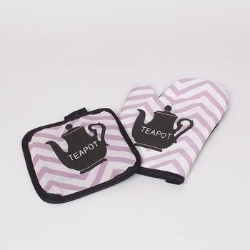 Image 1 of Кухненски комплект в бяло и розово - ръкохватка и ръкавица