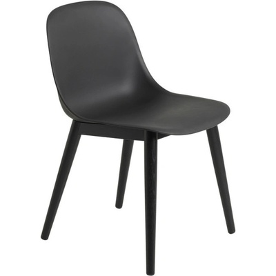 Muuto Fiber Side Chair Wood Base čierna