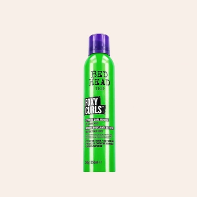 Tigi Bed Head Foxy Curls Mousse pěnové tužidlo pro vlnité vlasy 250 ml