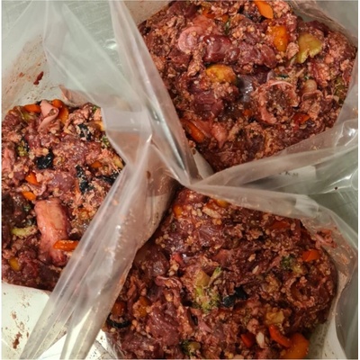 U Dvou krkoviček BARF Hovězí komplet s jáhlami 0,5 kg