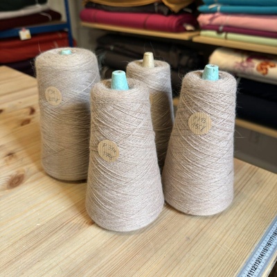 Hebká příze 50 % angora camel béžová Hmotnost: 190 g