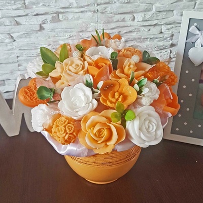 Originálna mydlová kytica - Oranžová, biela
