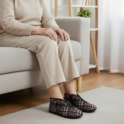 Mjartan Dámske papuče na zips kárované 603 K78