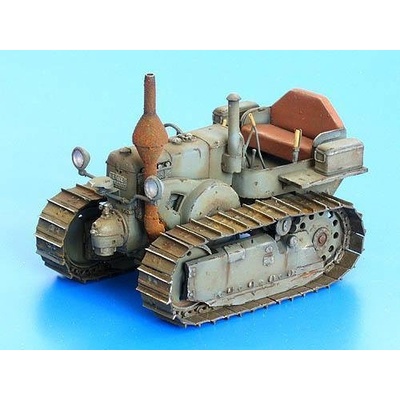 Plus Model Lanz Bulldog 35 HP caterpillar tractor 1:35