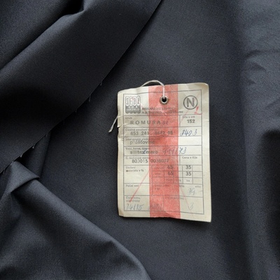 Černé plátno/ trenchcoat plášťovka Seba Tanvald