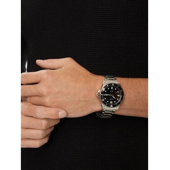 Casio MDV-107D-1A1