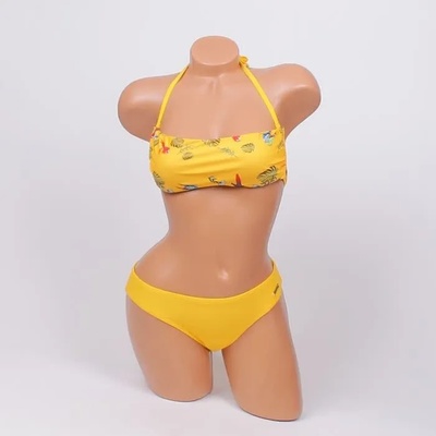 Бански в жълт цвят с папагали и екзотични листа - чашка В