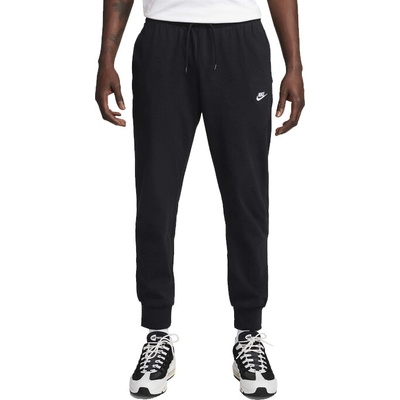 Nike Club Jogger čierna