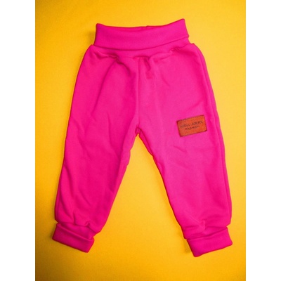 Arex ČR Jednobarevné rostoucí tepláčky s nášivkou růžová