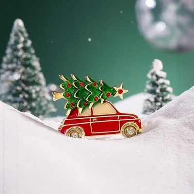 Éternelle Vánoční brož Auto veze vánoční stromeček B2436 Zlatá