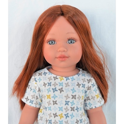 Vestida de Azul Realistická Coral v bílém tričku s potiskem a riflích Coral 45 cm