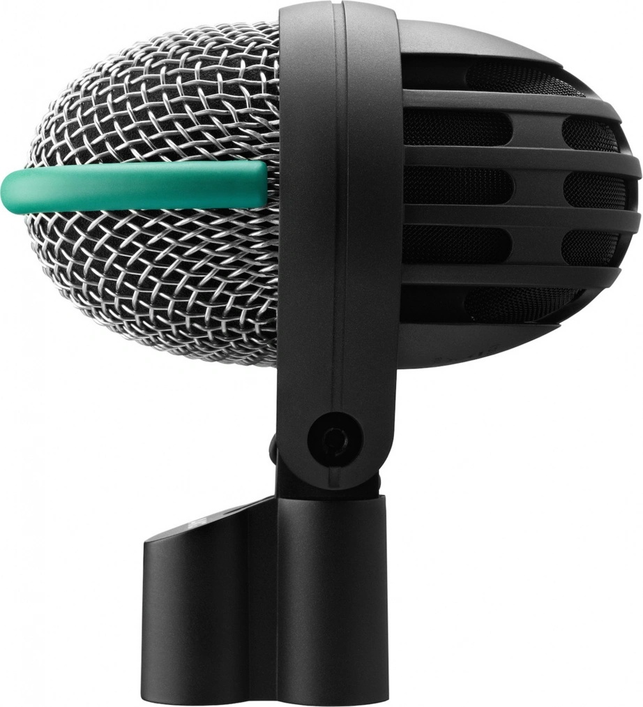 AKG D112