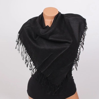 Елегантен дамски квадратен шал в черно с ресни