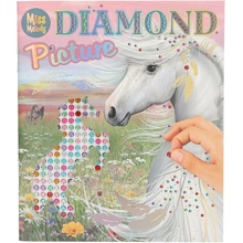 Miss Melody Kreativní obrázky s kamínky Miss Melody Diamond Picture Vytvoř si třpytivý obrázek od z kolekce Diamond Picture a daruj ho jako originální přání.
