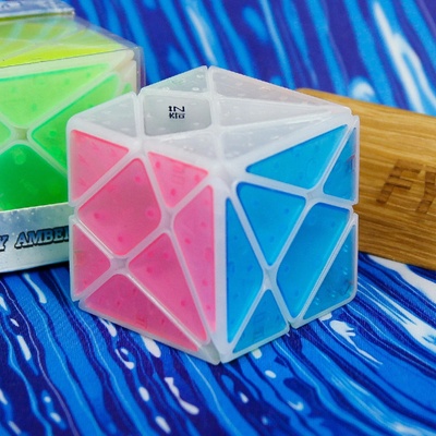 Axis Cube Icy Amber QiYi - variácia Rubikovej kocky