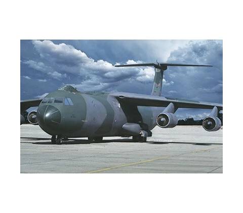 Roden Lockheed C-141B Starlifter 1:144