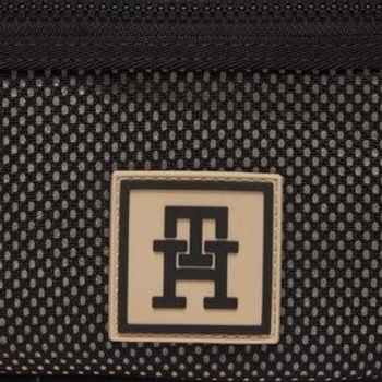 Tommy Hilfiger brašna Th Sport Camera Bag AM0AM11796 Bílá