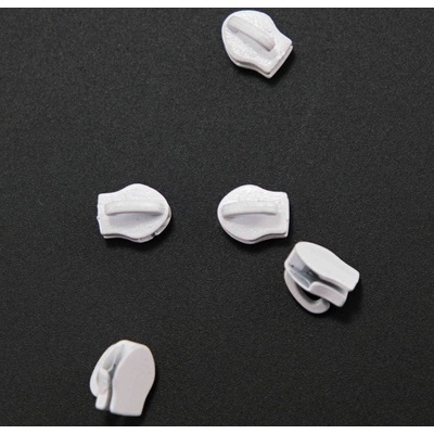Kovový jazdec na nekonečný zips – biely – veľkosť 0,3 cm