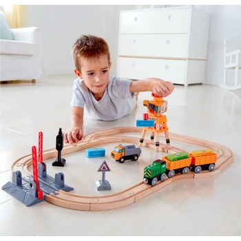 Hape Дървен железопътен комплект, Hape, Товарен влак с кран