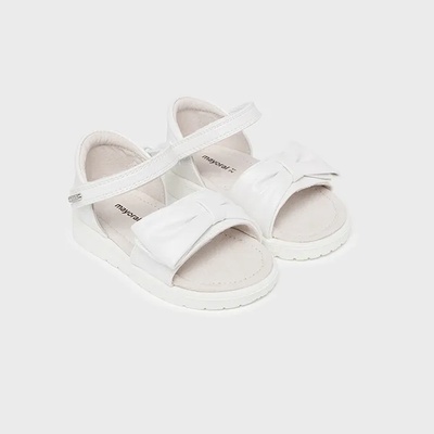 Mayoral Сандали с панделки за бебе момиче Майорал в бяло